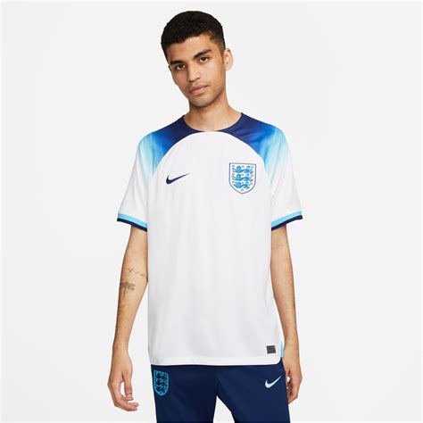 Nike football shirt similarities